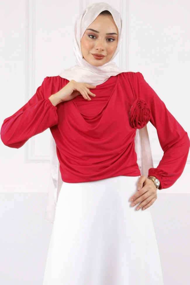 Pembe Çiçek Aksesuarlı Sandy Bluz