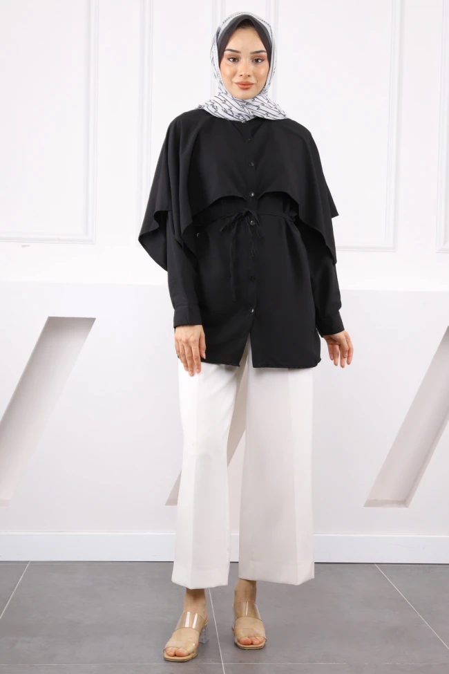 Siyah Pelerin Detaylı Hakim Yaka Gömlek