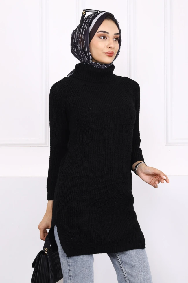 Siyah Boğazlı Yaka Yırtmaçlı Triko Tunik