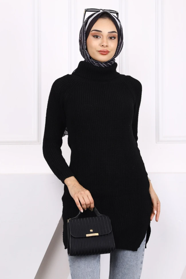 Siyah Boğazlı Yaka Yırtmaçlı Triko Tunik