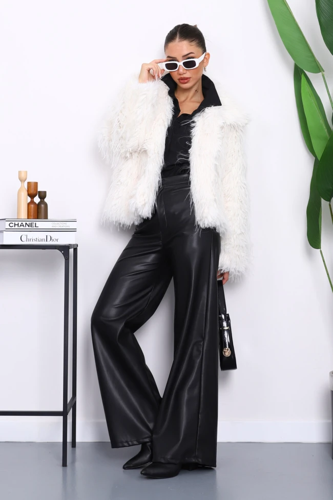 Ekru Yakalı Kürk Ceket