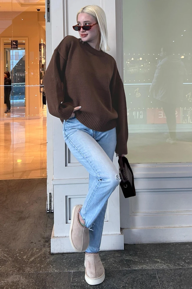 Kahverengi Dik Yaka Triko Kazak