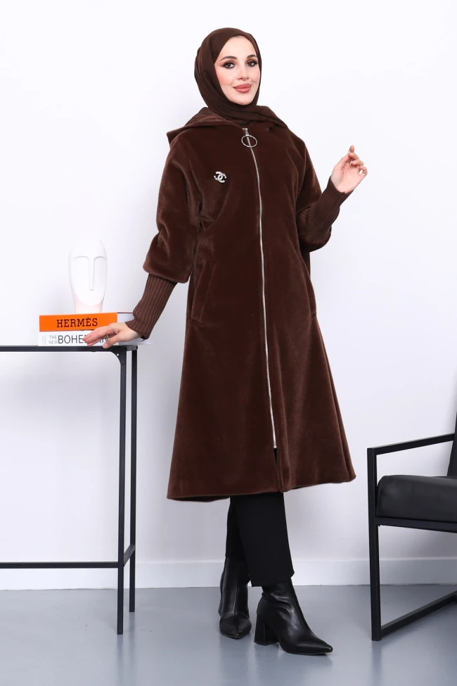 Kahverengi Kapüşonlu Kolları Triko Angora Kaban