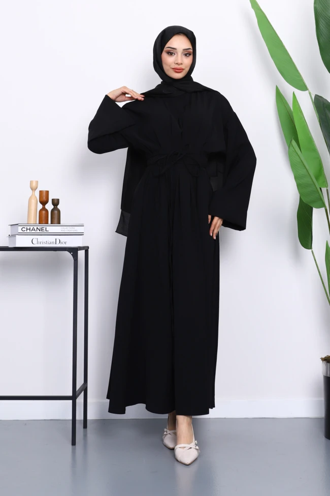 Siyah Bel Bağlamalı Piliseli Elbise