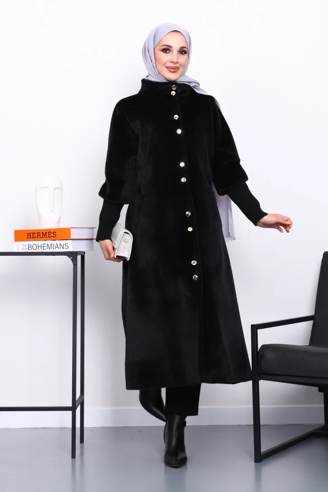 Siyah Düğmeli Kolları Triko Angora Kaban