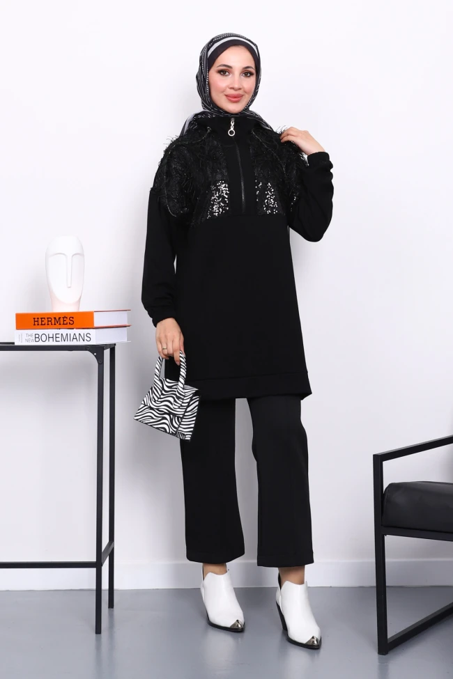 Siyah Yaka Fermuarlı Püsküllü Tunik