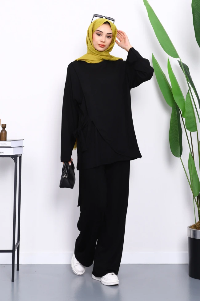 Siyah Yandan Kuşak Bağlamalı Pantolonlu Takım