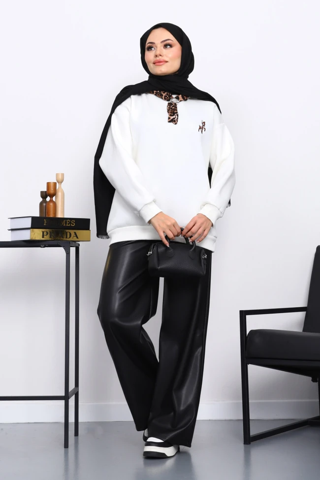 Ekru Fular Aksesurlı Ceylan İşlemeli Üç İplik Sweat