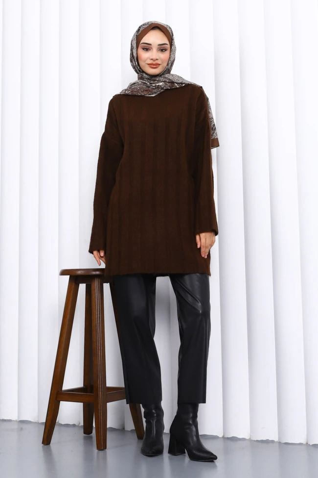 Kahverengi Yan Yırtmaçlı Fitilli Triko Tunik