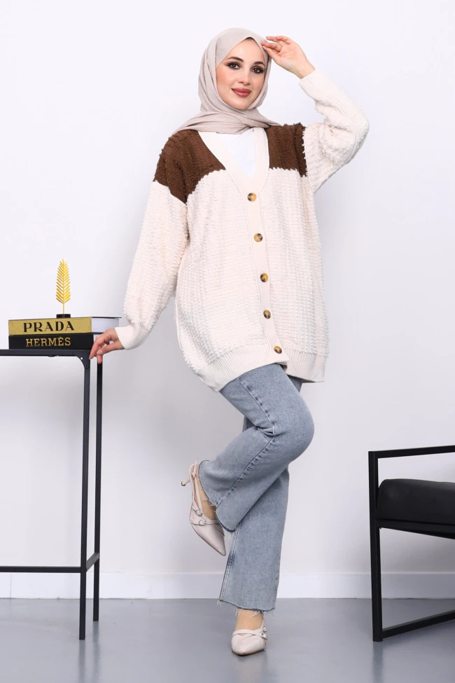 Krem V Yaka Düğmeli Triko Hırka