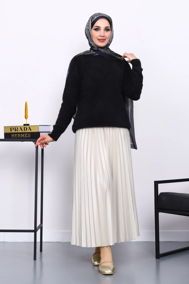 Siyah Bisiklet Yaka Angora Yumoş Triko Kazak