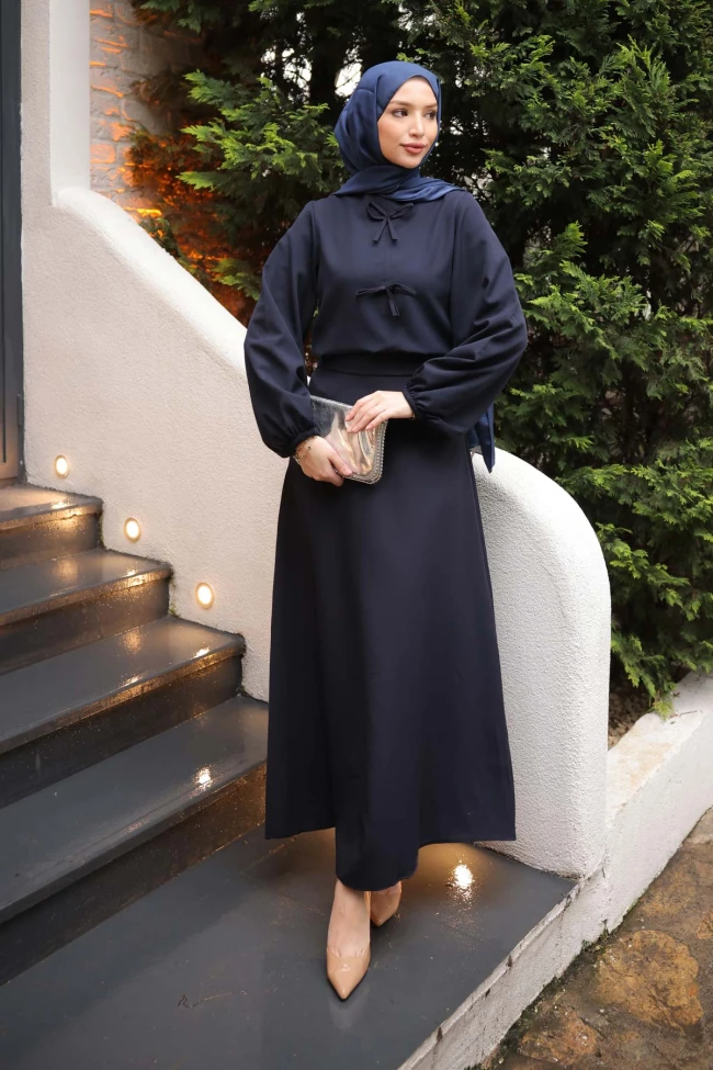 Lacivert Önü Fiyonklu Krep Bluz Etekli Takım