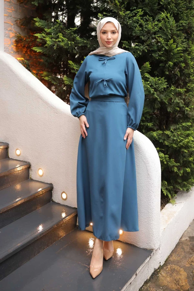 Petrol Mavisi Önü Fiyonklu Krep Bluz Etekli Takım