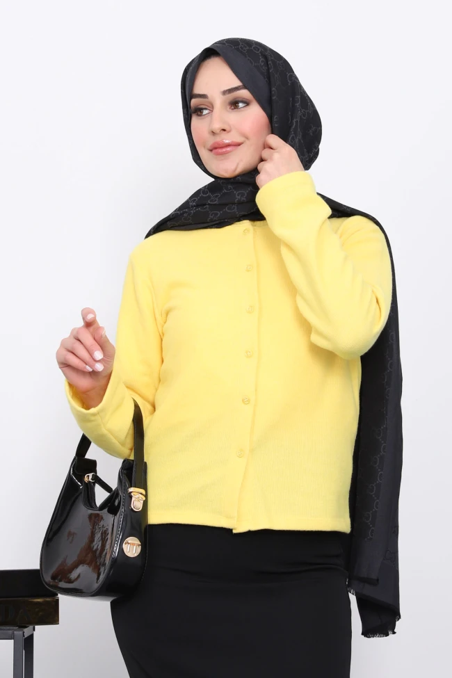 Sarı Düğmeli Dokulu Hırka