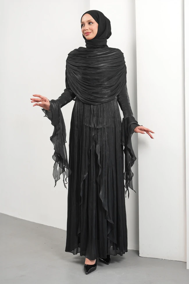 Siyah Seyyar Pelerinli Fırfırlı Abiye