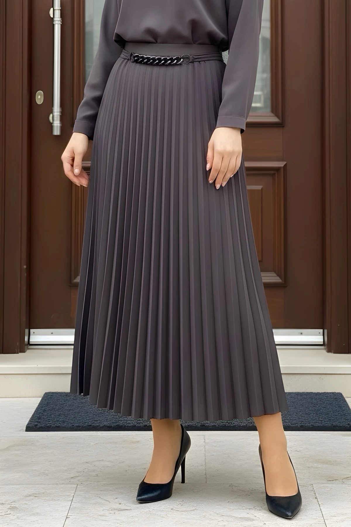 Antrasit Bel Zincir Detaylı Piliseli Etek