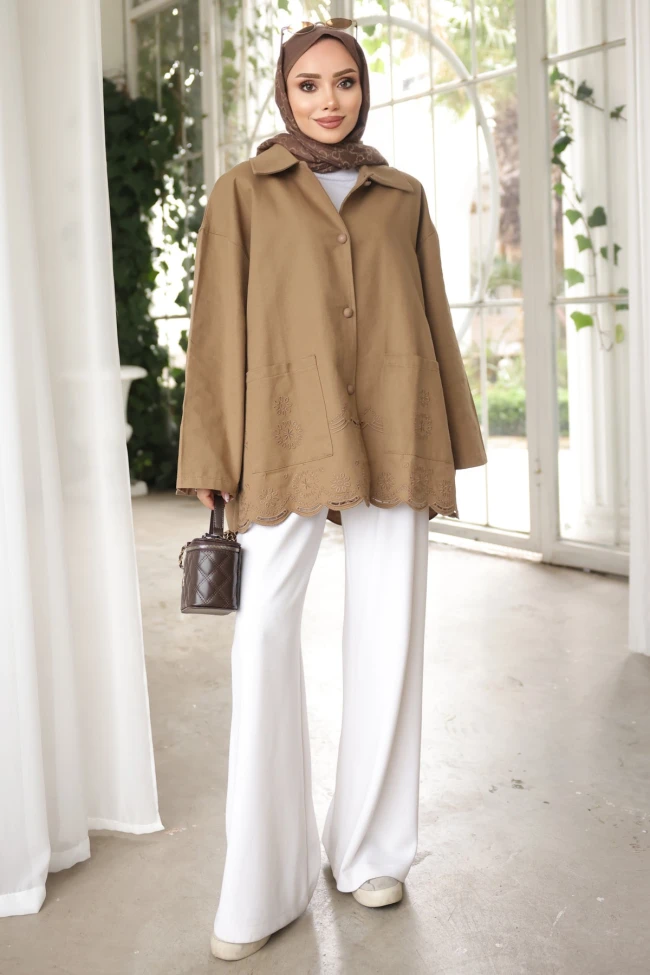 Vizon Eteği Nakış İşlemeli Gabardin Ceket