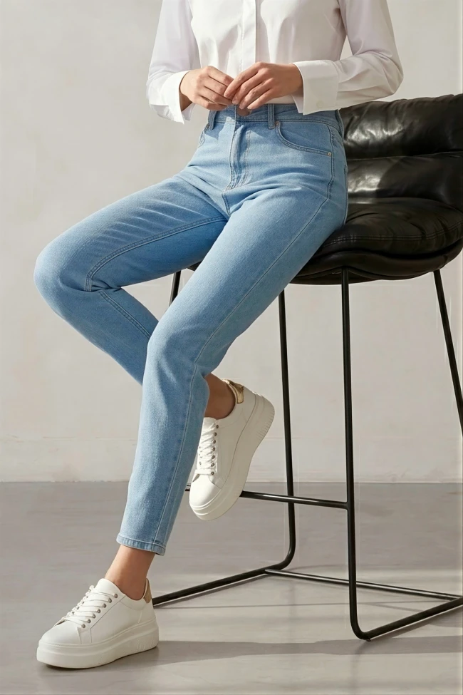 Açık Mavi Yüksek Bel Mom Jeans Pantolon