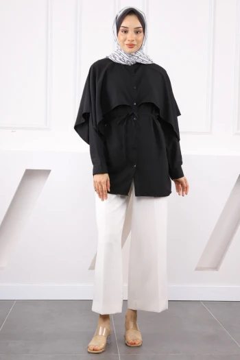 Siyah Pelerin Detaylı Hakim Yaka Gömlek