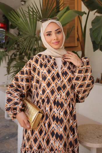 Bej Yarım Düğmeli Eteği Katlı Elbise