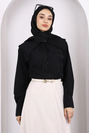 Siyah Yaka Fisto Detaylı Gömlek