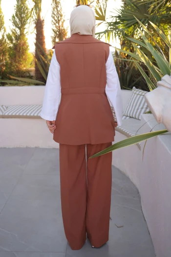 Taba Kemerli Yelek Pantolonlu Takım