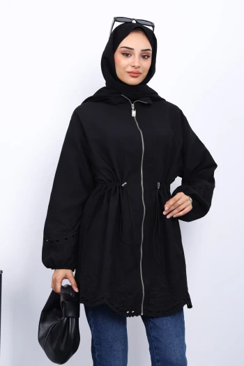 Siyah Bel Lastikli Nakış Detaylı Trenç