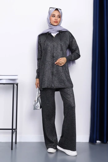 Gümüş Kapşonlu Simli Triko Takım