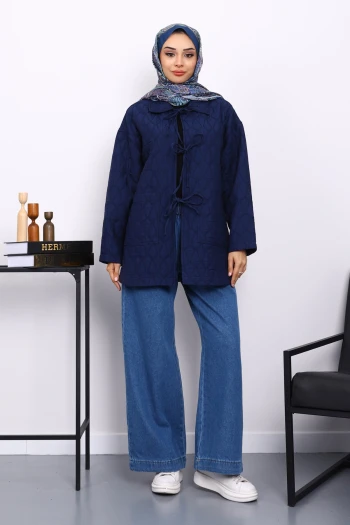 Lacivert Yakalı Çift Cepli Kapitone Ceket