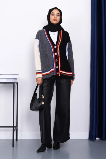 Siyah Gömlek Garnili Cepli Triko Hırka