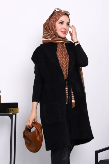 Siyah Ön Bağlamalı Cepli Angora Yumoş Yelek