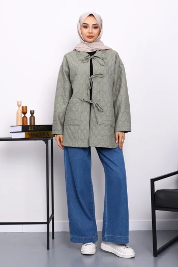 Yeşil Yakalı Çift Cepli Kapitone Ceket