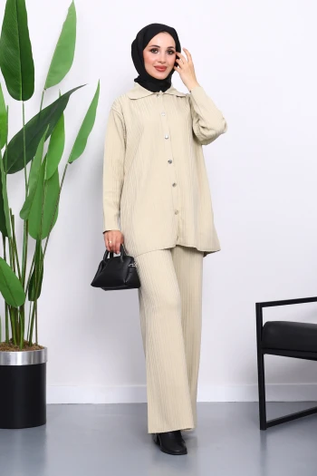Bej Gömlek Yaka Düğmeli Pantolonlu Triko Takım