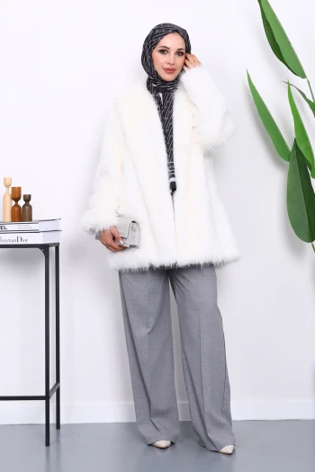 Ekru Astarlı Kısa Kürk Kaban