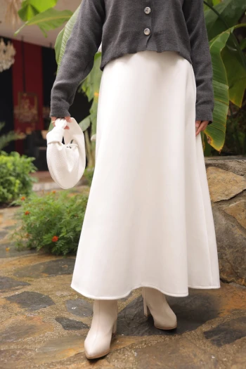 Ekru Bel Lastikli Scuba Puf Etek