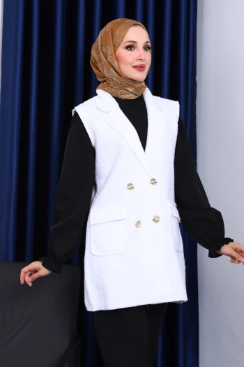 Ekru Düğmeli Buklet Yelek