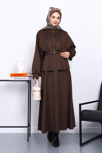 Kahverengi Bel Detaylı Ceket Etekli Scuba Takım