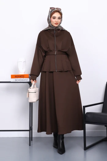 Kahverengi Bel Detaylı Ceket Etekli Scuba Takım