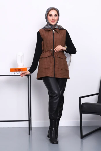 Kahverengi Fermuarlı Kapitone Yelek
