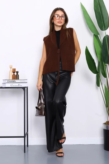 Kahverengi Ön Bağlamalı Kısa Angora Yumoş Yelek