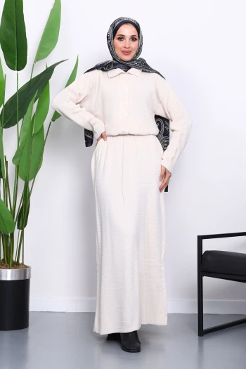 Krem Gömlek Yaka Düğmeli Triko Etekli Takım