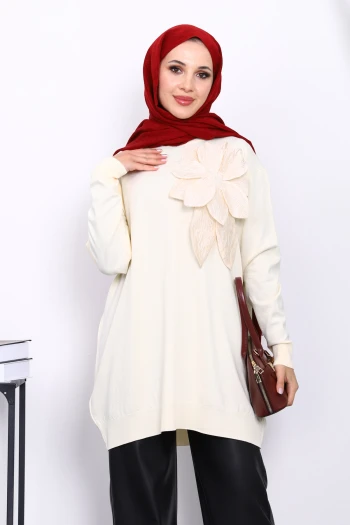 Krem Soğuk İplik Çiçek Detaylı Triko Tunik