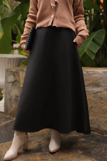 Siyah Bel Lastikli Scuba Puf Etek