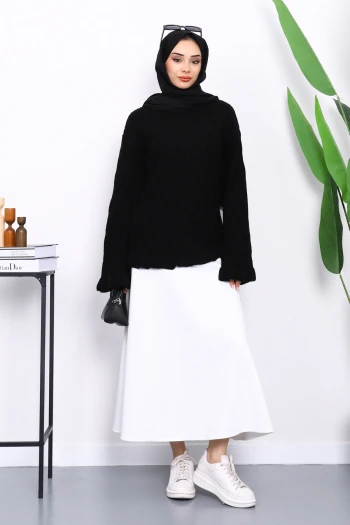 Siyah Bel Ve Kol Ucu Fırfırlı Triko Kazak