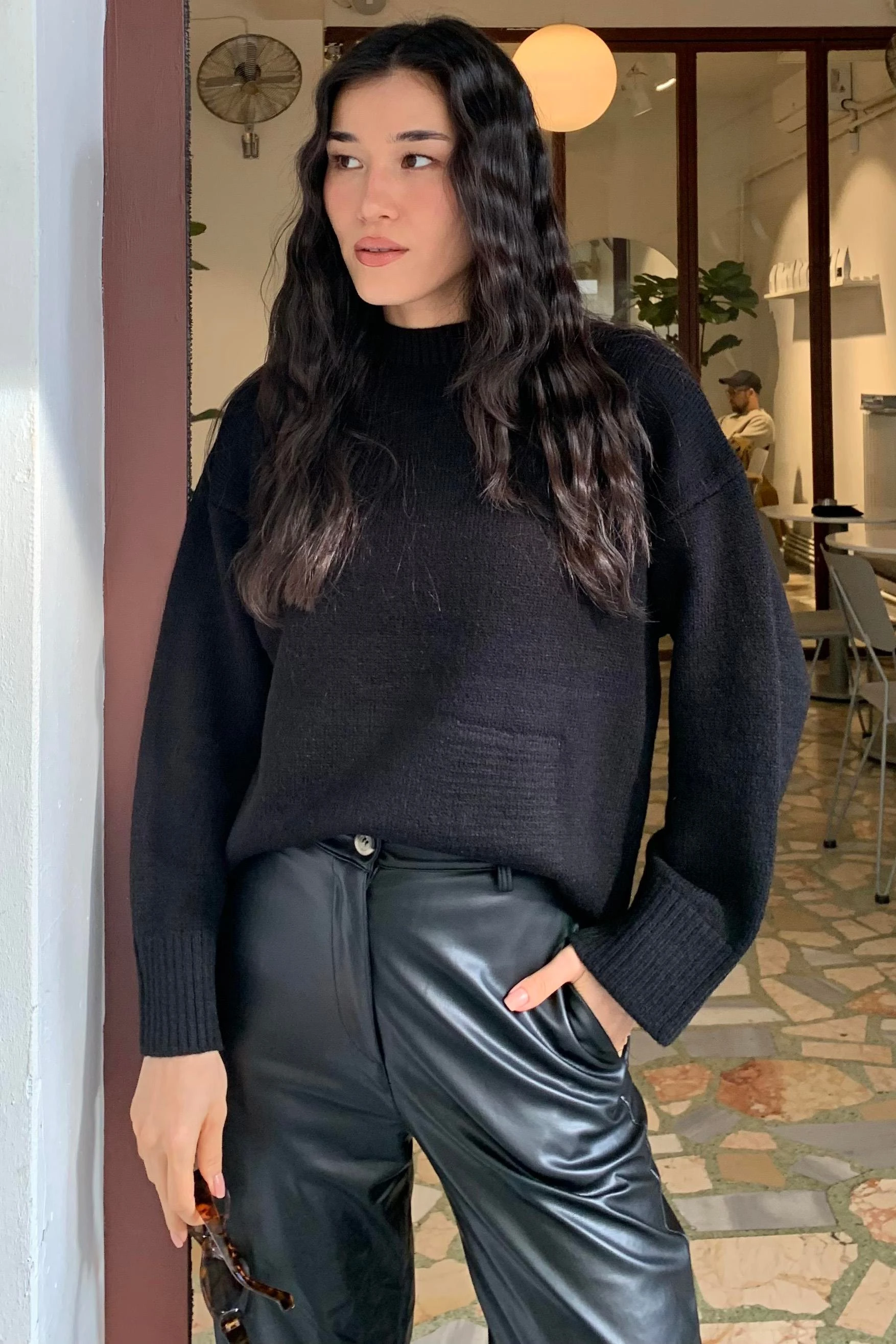 Siyah Dik Yaka Triko Kazak