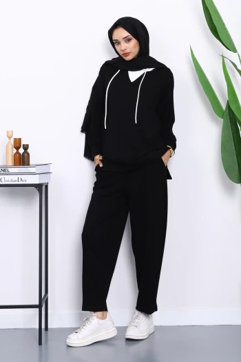 Siyah Kapşonlu Tunik Pantolonlu Takım