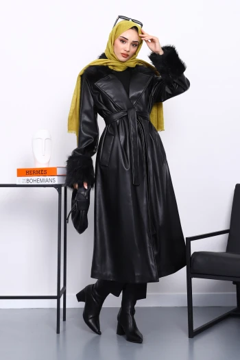 Siyah Kol Yaka Kürklü Deri Trençkot