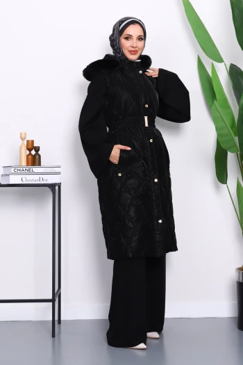 Siyah Kürk Detaylı Kapşonlu Uzun Yelek