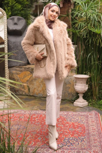 Vizon Kemerli Astarlı Kürk Kaban