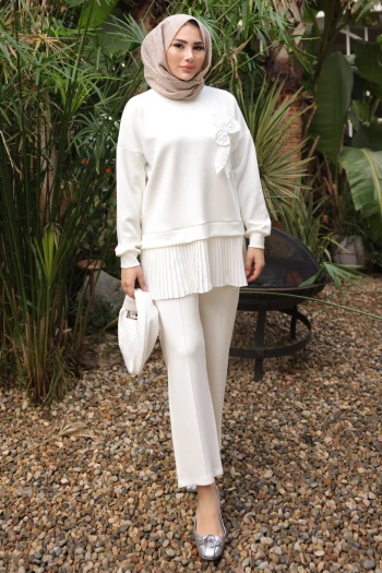 Ekru Etek Ucu Pileli Tunik Pantolonlu Takım